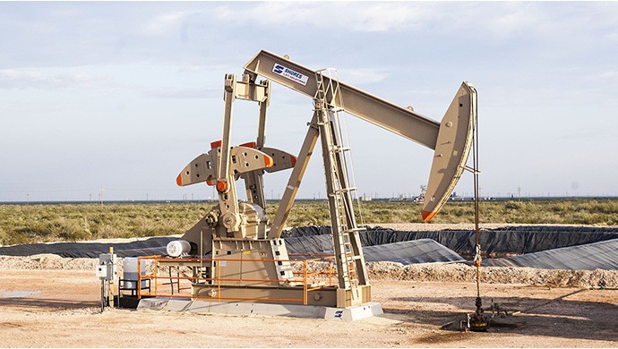 每一座城都有自己獨(dú)特的城市標(biāo)志，北京長(zhǎng)城、上海外灘、山西煤炭、攀枝花鋼鐵……而位于中國(guó)新疆準(zhǔn)葛爾盆地西部的克拉瑪依就是一個(gè)石油之城，富得流油就是對(duì)克拉瑪依真實(shí)的寫(xiě)照。克拉瑪依的城市名稱(chēng)原本就是黑油的意思，一座以石油命名的城市。城區(qū)多戈壁，分轄克拉瑪依區(qū)、獨(dú)山子區(qū)、白堿灘區(qū)、烏爾禾區(qū)四個(gè)區(qū)域。